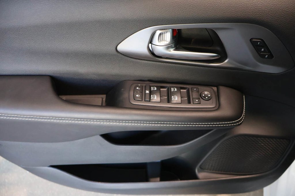 Chrysler Pacifica SELECT AWD 2026 à Terrebonne, Québec - 20 - w1024h768px