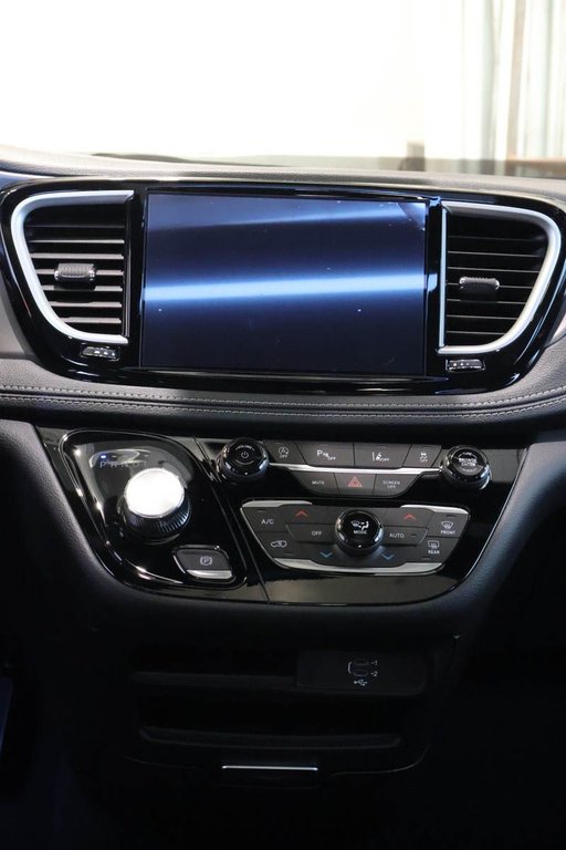 Chrysler Pacifica SELECT AWD 2026 à Terrebonne, Québec - 17 - w1024h768px