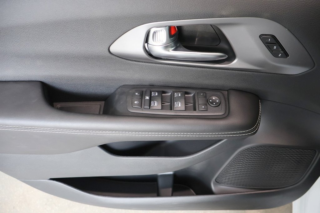 Chrysler Pacifica SELECT 2026 à Terrebonne, Québec - 20 - w1024h768px