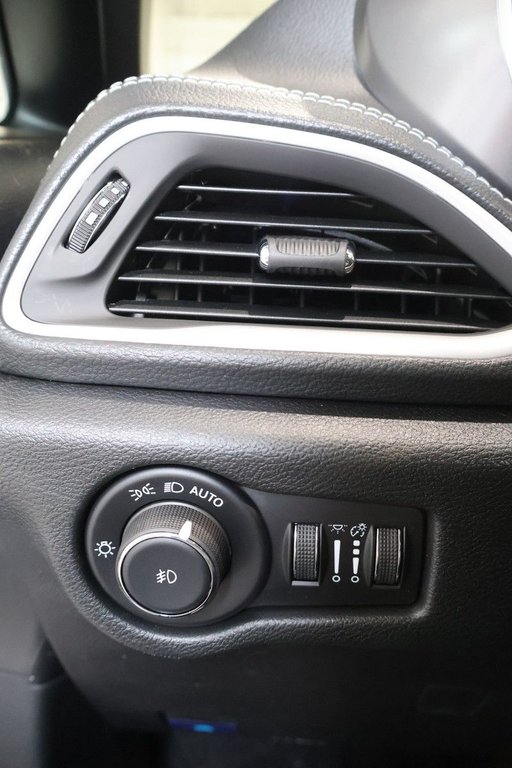 Chrysler Pacifica SELECT 2026 à Terrebonne, Québec - 19 - w1024h768px