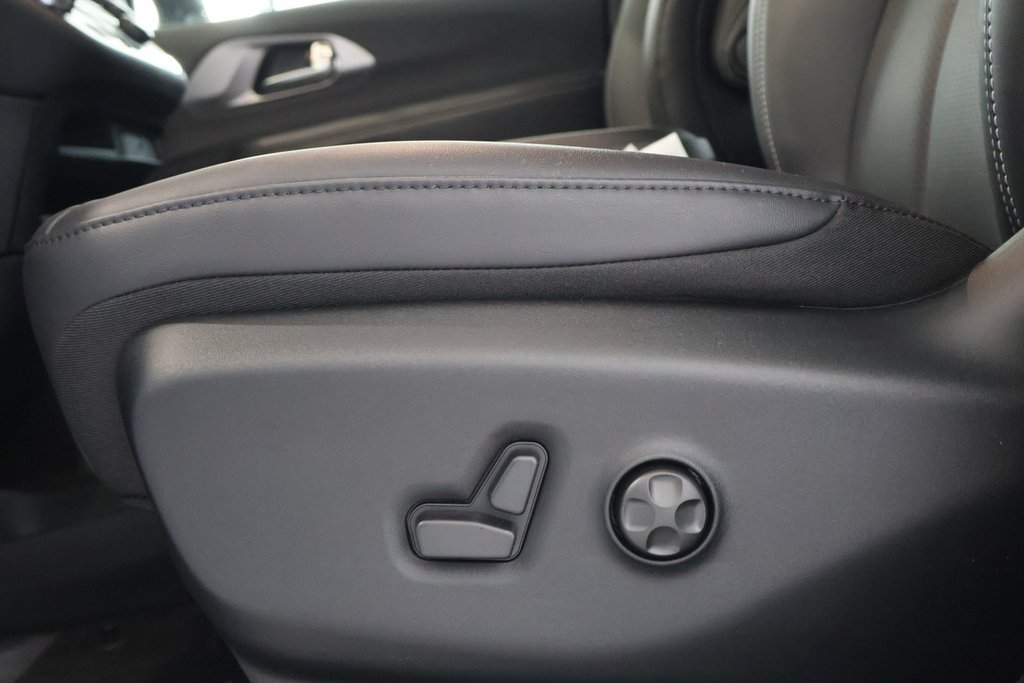 Chrysler Pacifica SELECT 2026 à Terrebonne, Québec - 11 - w1024h768px