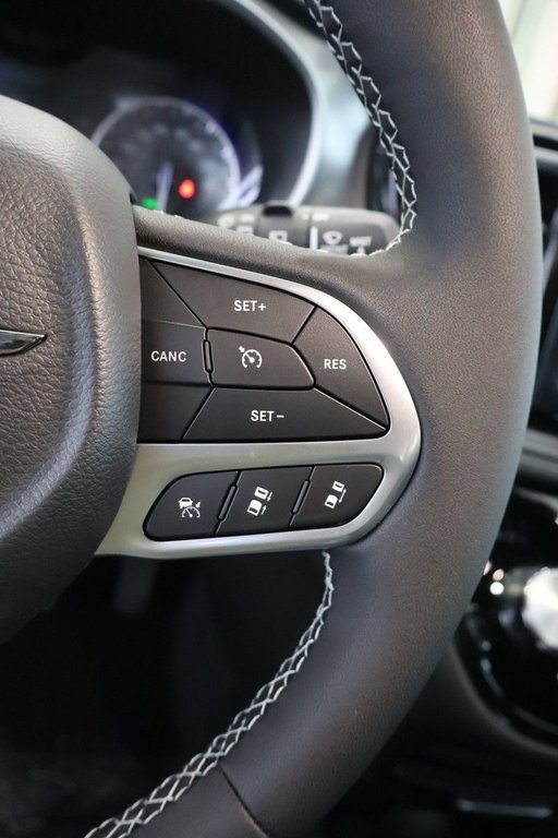 Chrysler Pacifica SELECT 2026 à Terrebonne, Québec - 15 - w1024h768px