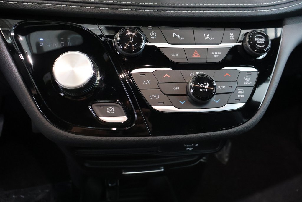 Chrysler Pacifica SELECT 2026 à Terrebonne, Québec - 17 - w1024h768px