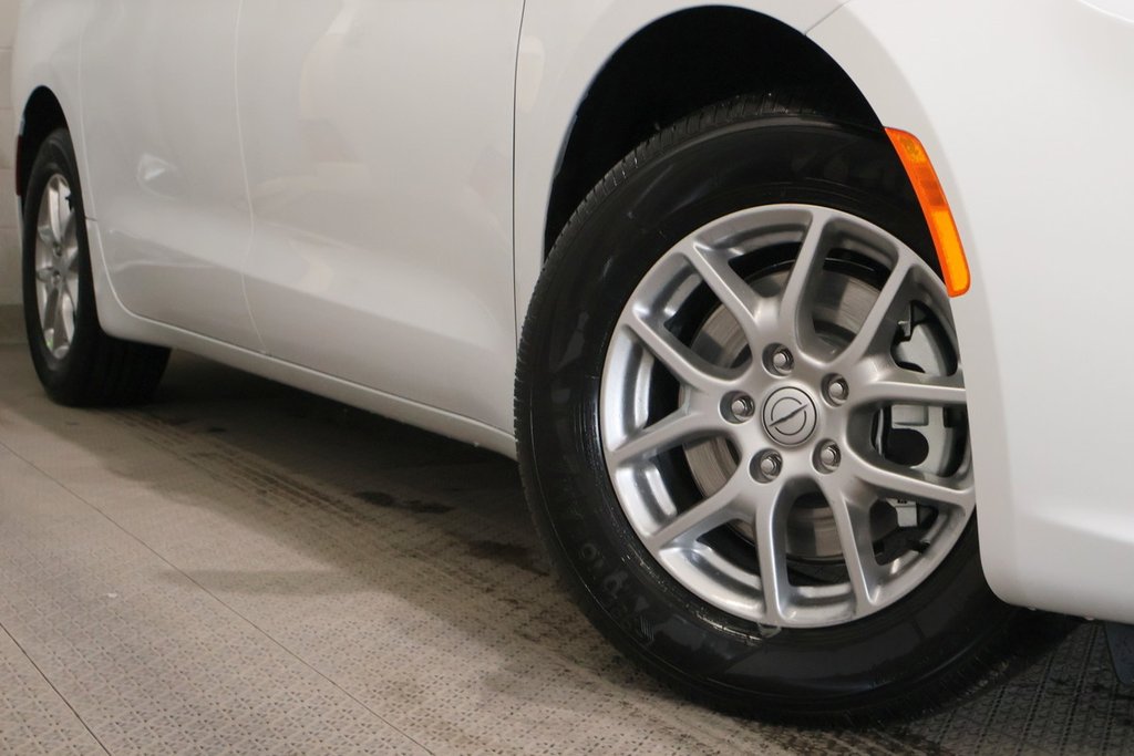 Chrysler Pacifica SELECT 2026 à Terrebonne, Québec - 2 - w1024h768px