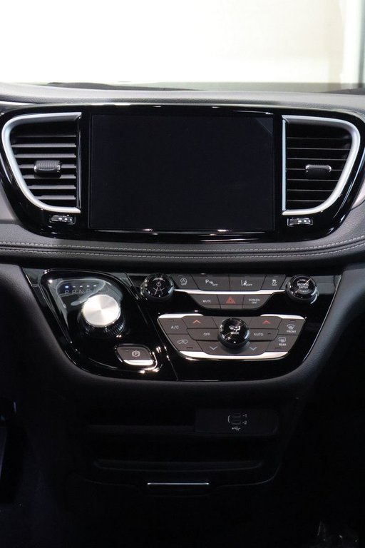 Chrysler Pacifica SELECT 2026 à Terrebonne, Québec - 16 - w1024h768px