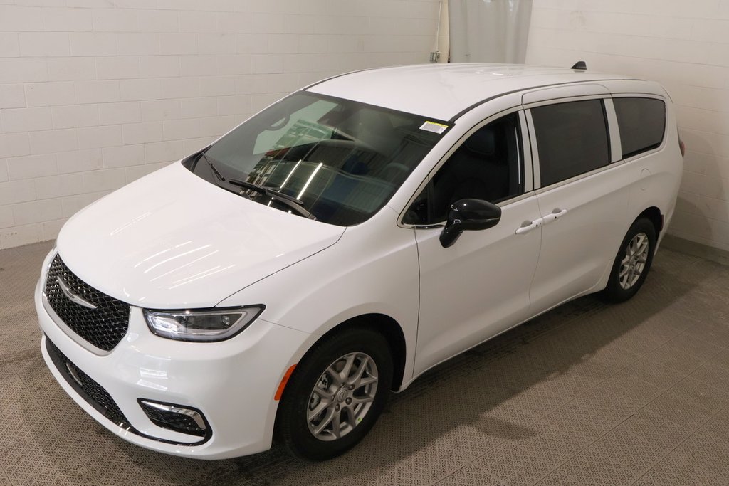 Chrysler Pacifica SELECT 2026 à Terrebonne, Québec - 4 - w1024h768px
