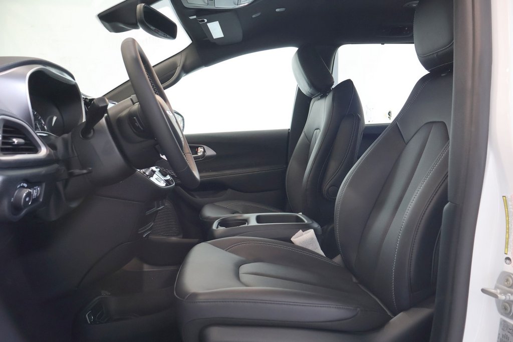 Chrysler Pacifica SELECT 2026 à Terrebonne, Québec - 10 - w1024h768px