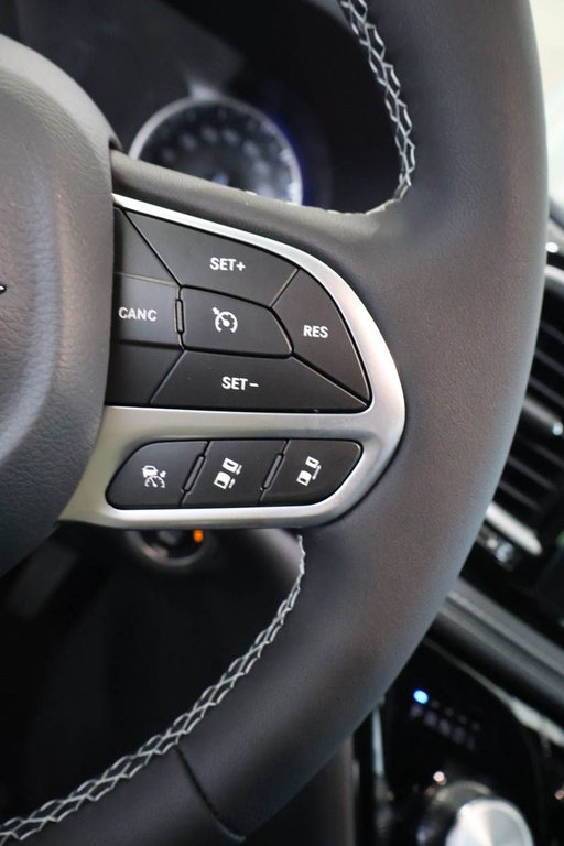 Chrysler Pacifica SELECT 2026 à Terrebonne, Québec - 14 - w1024h768px