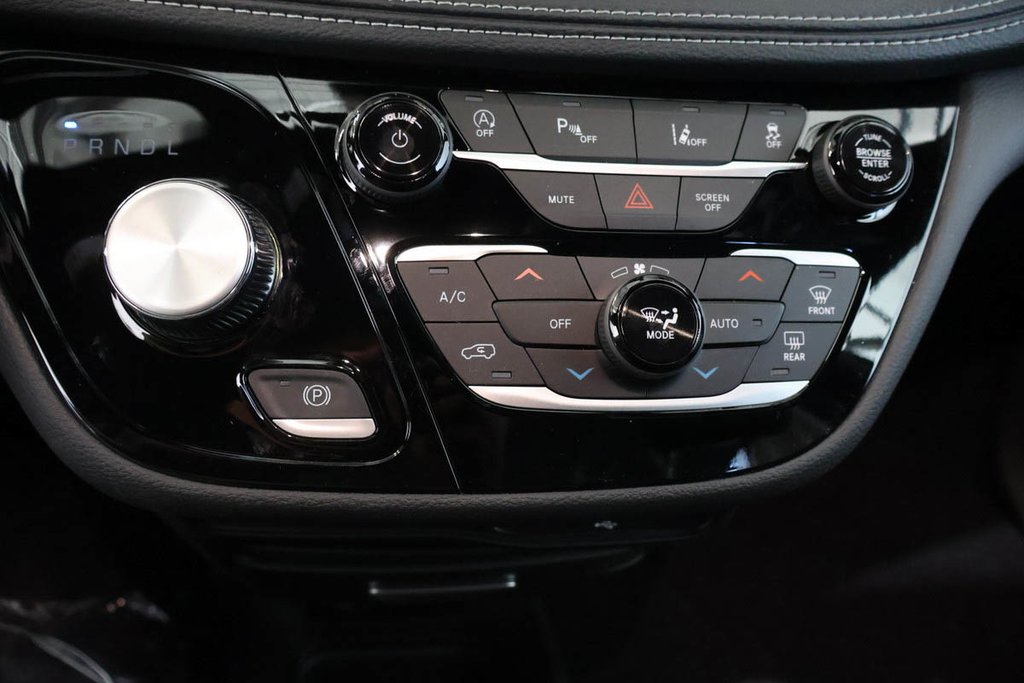 Chrysler Pacifica SELECT 2026 à Terrebonne, Québec - 15 - w1024h768px