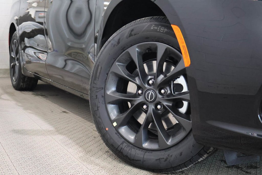 Chrysler Pacifica SELECT 2026 à Terrebonne, Québec - 7 - w1024h768px