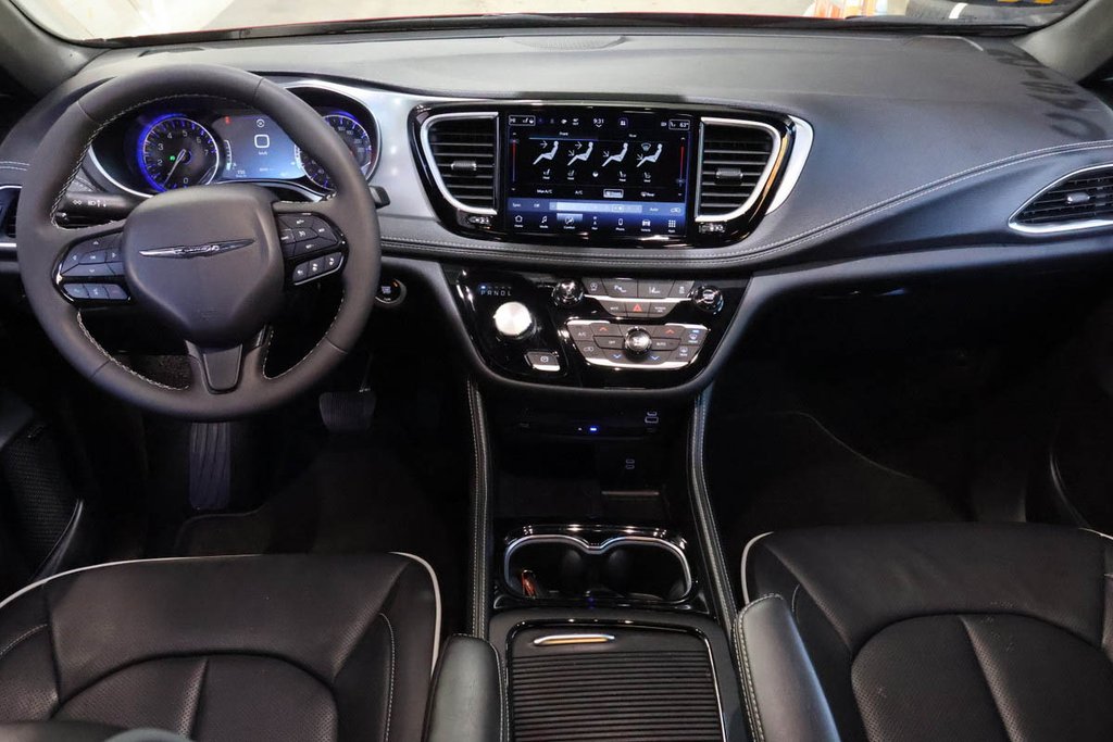 Chrysler Pacifica LIMITED + AWD + APPARENCE S + STOW N GO 2026 à Terrebonne, Québec - 17 - w1024h768px
