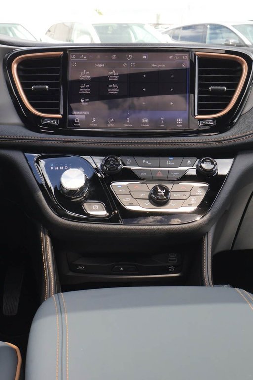 Chrysler Pacifica PINNACLE 2027 à Terrebonne, Québec - 18 - w1024h768px