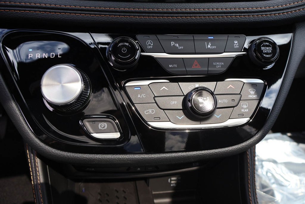 Chrysler Pacifica PINNACLE 2027 à Terrebonne, Québec - 21 - w1024h768px