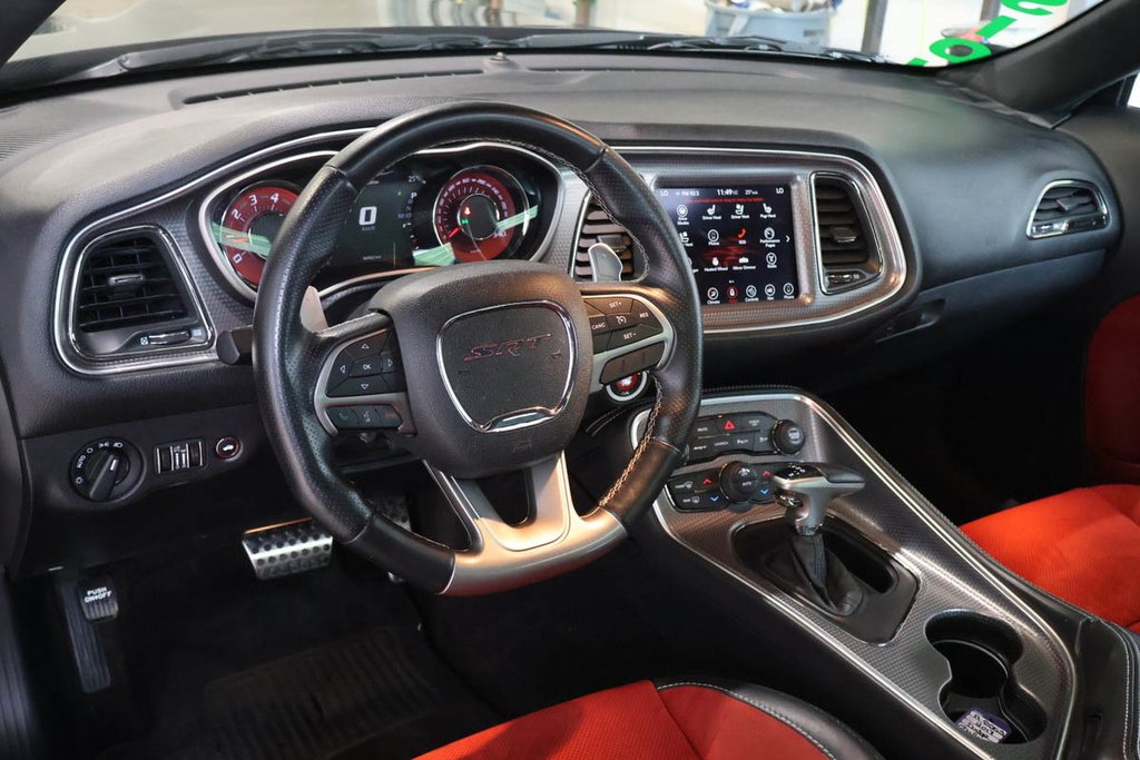 2017 Dodge Challenger SRT HELLCAT + RWD + V8 6.2L + RWD in Terrebonne, Quebec - 17 - w1024h768px