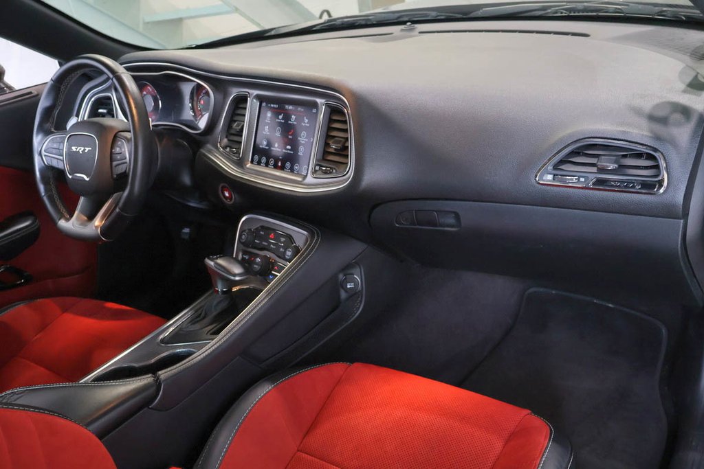2017 Dodge Challenger SRT HELLCAT + RWD + V8 6.2L + RWD in Terrebonne, Quebec - 15 - w1024h768px