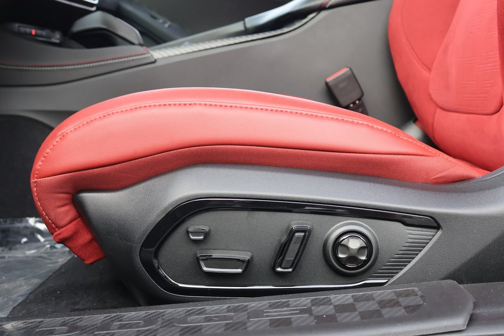 2026 Dodge Charger 2-Door SCAT PACK PLUS in Terrebonne, Quebec - 8 - w1024h768px