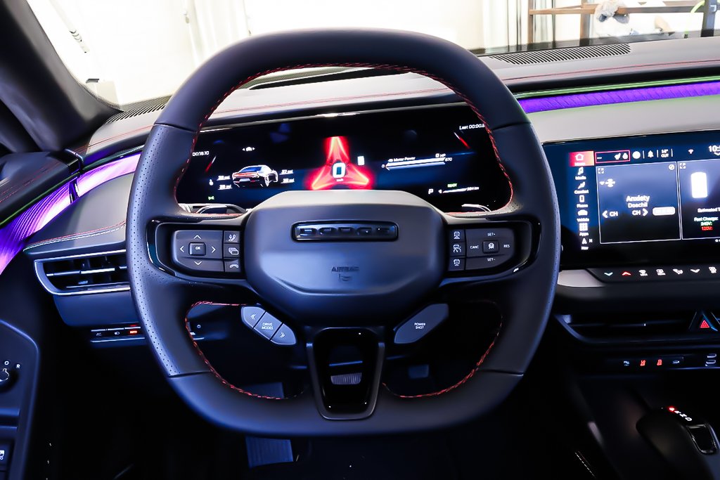 2024 Dodge CHARGER BEV R/T AWD + ENSEMBLE PLUS + TOIT OUVRANT ET AUDIO in Terrebonne, Quebec - 15 - w1024h768px
