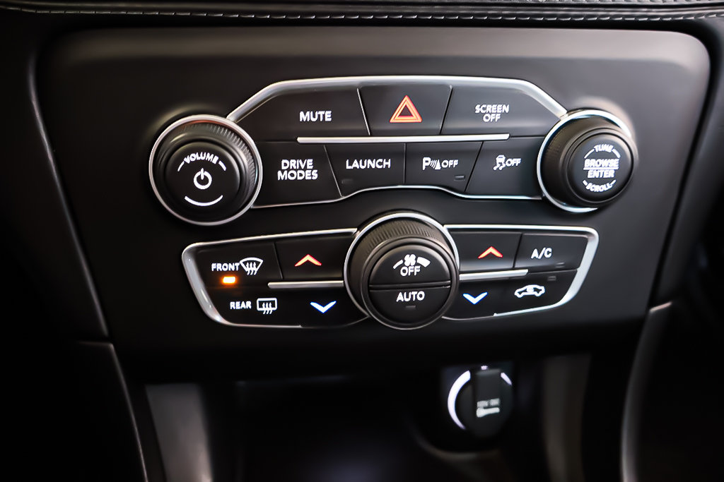 2023 Dodge Charger SCAT PACK 392 + V8 6.4L + ENSEMBLE PLUS + in Terrebonne, Quebec - 25 - w1024h768px