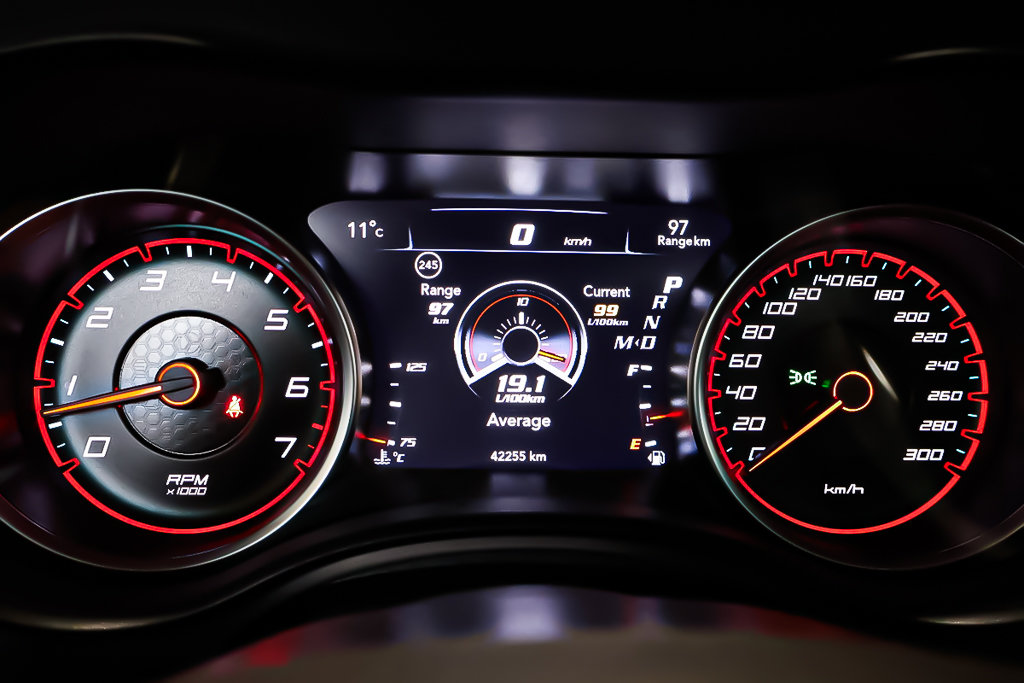 2023 Dodge Charger SCAT PACK 392 + V8 6.4L + ENSEMBLE PLUS + in Terrebonne, Quebec - 21 - w1024h768px
