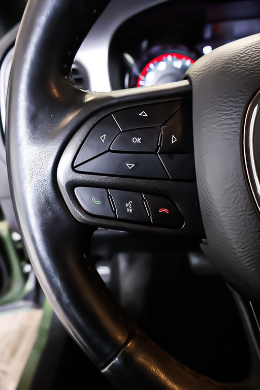 2023 Dodge Charger SXT AWD + BLACKTOP + ENSEMBLE PLUS in Terrebonne, Quebec - 17 - w1024h768px