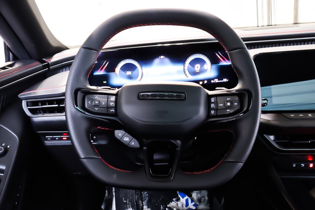 2026 Dodge Charger 2-Doors SCAT PACK PLUS in Terrebonne, Quebec - 11 - w1024h768px