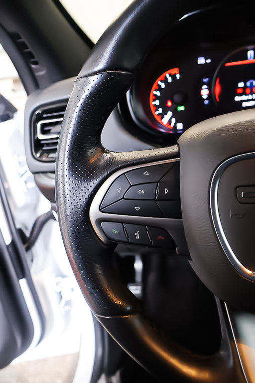 2022 Dodge Durango SXT + AWD + BLACKTOP + 7 PASSAGERS in Terrebonne, Quebec - 18 - w1024h768px