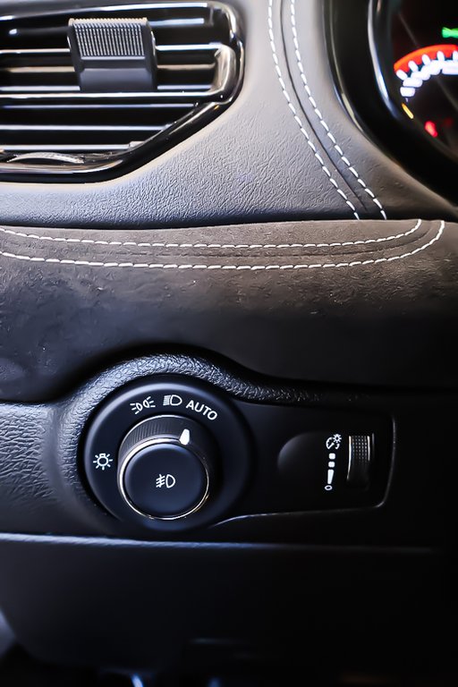 Dodge Durango SRT 392 + AWD + ENSEMBLE NOIR + V8 6.4L 2022 à Terrebonne, Québec - 30 - w1024h768px