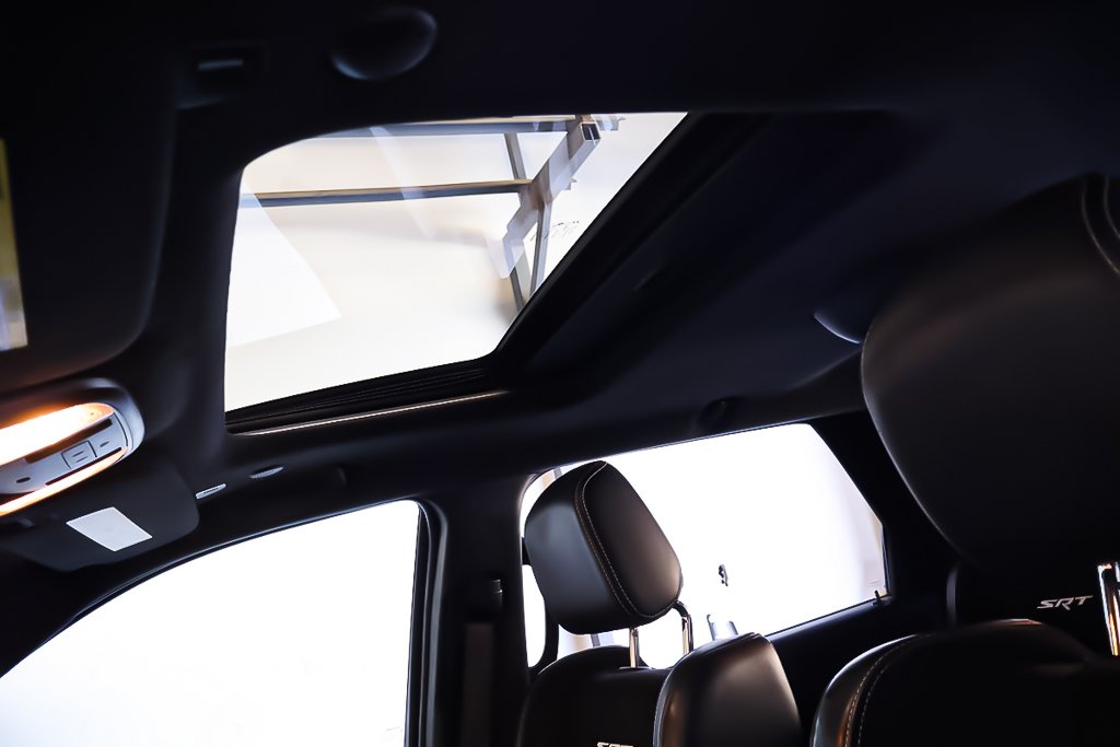 Dodge Durango SRT 392 + AWD + ENSEMBLE NOIR + V8 6.4L 2022 à Terrebonne, Québec - 14 - w1024h768px