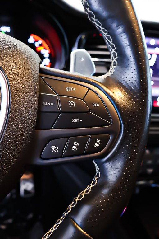 Dodge Durango SRT 392 + AWD + ENSEMBLE NOIR + V8 6.4L 2022 à Terrebonne, Québec - 21 - w1024h768px