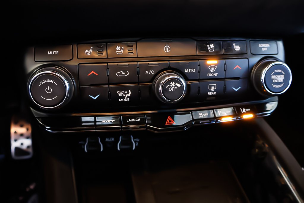 Dodge Durango SRT 392 + AWD + ENSEMBLE NOIR + V8 6.4L 2022 à Terrebonne, Québec - 29 - w1024h768px