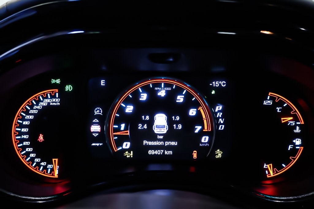 Dodge Durango SRT 392 + AWD + ENSEMBLE NOIR + V8 6.4L 2022 à Terrebonne, Québec - 23 - w1024h768px