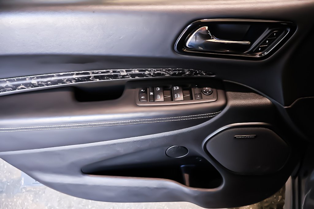 Dodge Durango SRT 392 + AWD + ENSEMBLE NOIR + V8 6.4L 2022 à Terrebonne, Québec - 31 - w1024h768px