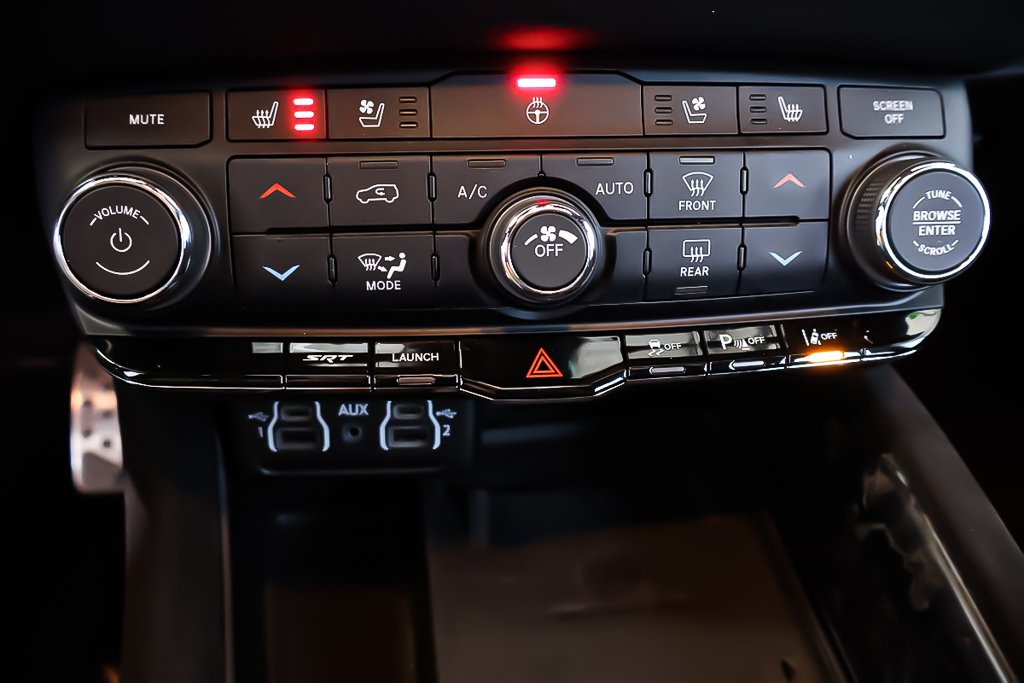 2022 Dodge Durango SRT 392 + AWD + ENSEMBLE NOIR + V8 6.4L in Terrebonne, Quebec - 29 - w1024h768px