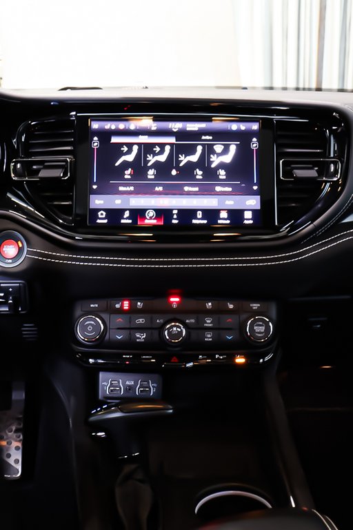 2022 Dodge Durango SRT 392 + AWD + ENSEMBLE NOIR + V8 6.4L in Terrebonne, Quebec - 25 - w1024h768px