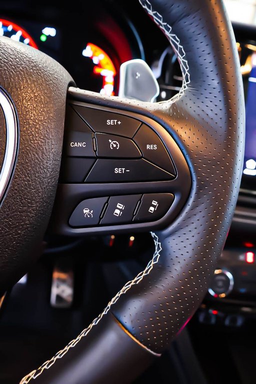 Dodge Durango SRT HELLCAT PLUS + AWD + ENSEMBLE NOIR 2024 à Terrebonne, Québec - 14 - w1024h768px