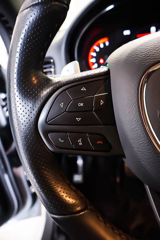 Dodge Durango R/T + AWD + V8 HEMI 5.7L + TOIT OUVRANT 2025 à Terrebonne, Québec - 19 - w1024h768px