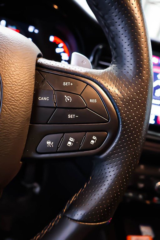 Dodge Durango R/T + AWD + V8 HEMI 5.7L + TOIT OUVRANT 2025 à Terrebonne, Québec - 21 - w1024h768px