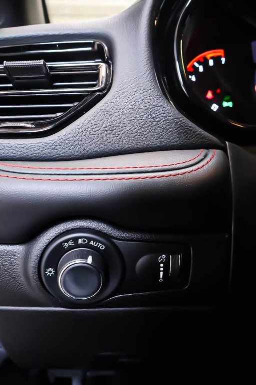 Dodge Durango R/T + AWD + V8 HEMI 5.7L + TOIT OUVRANT 2025 à Terrebonne, Québec - 30 - w1024h768px