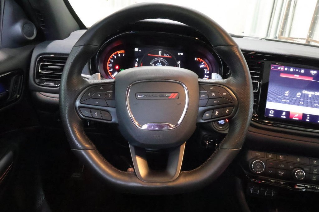 2025 Dodge Durango R/T + AWD + BLACKTOP + TOIT OUVRANT in Terrebonne, Quebec - 18 - w1024h768px