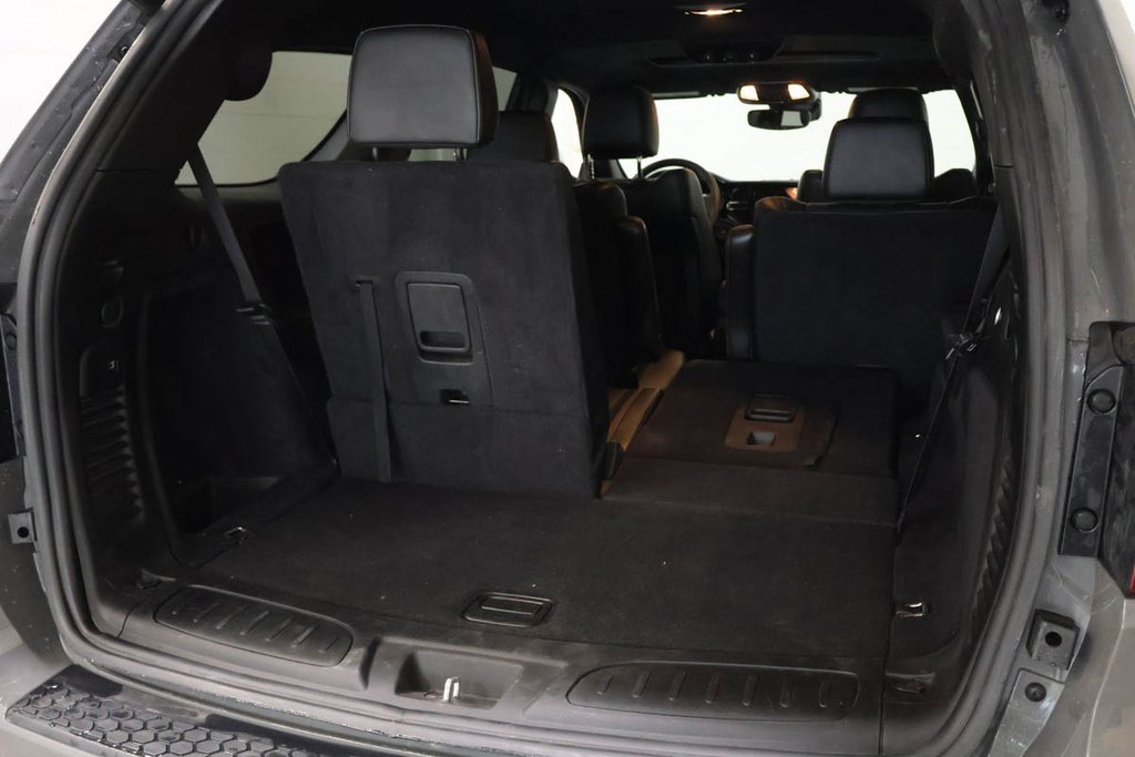 2025 Dodge Durango R/T + AWD + BLACKTOP + TOIT OUVRANT in Terrebonne, Quebec - 9 - w1024h768px