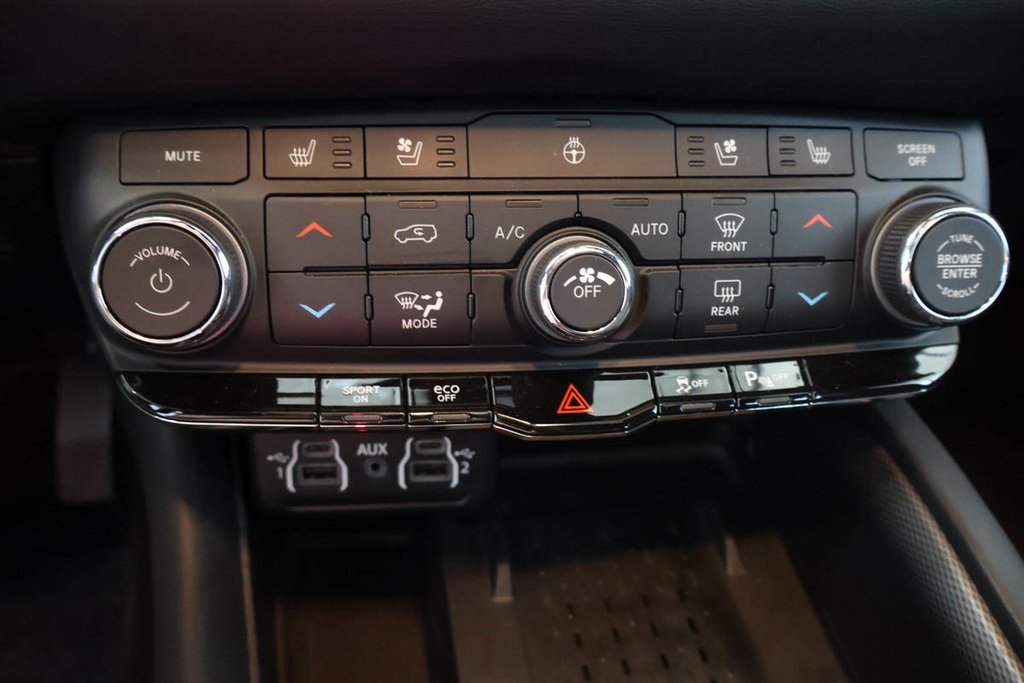 2025 Dodge Durango R/T + AWD + BLACKTOP + TOIT OUVRANT in Terrebonne, Quebec - 29 - w1024h768px