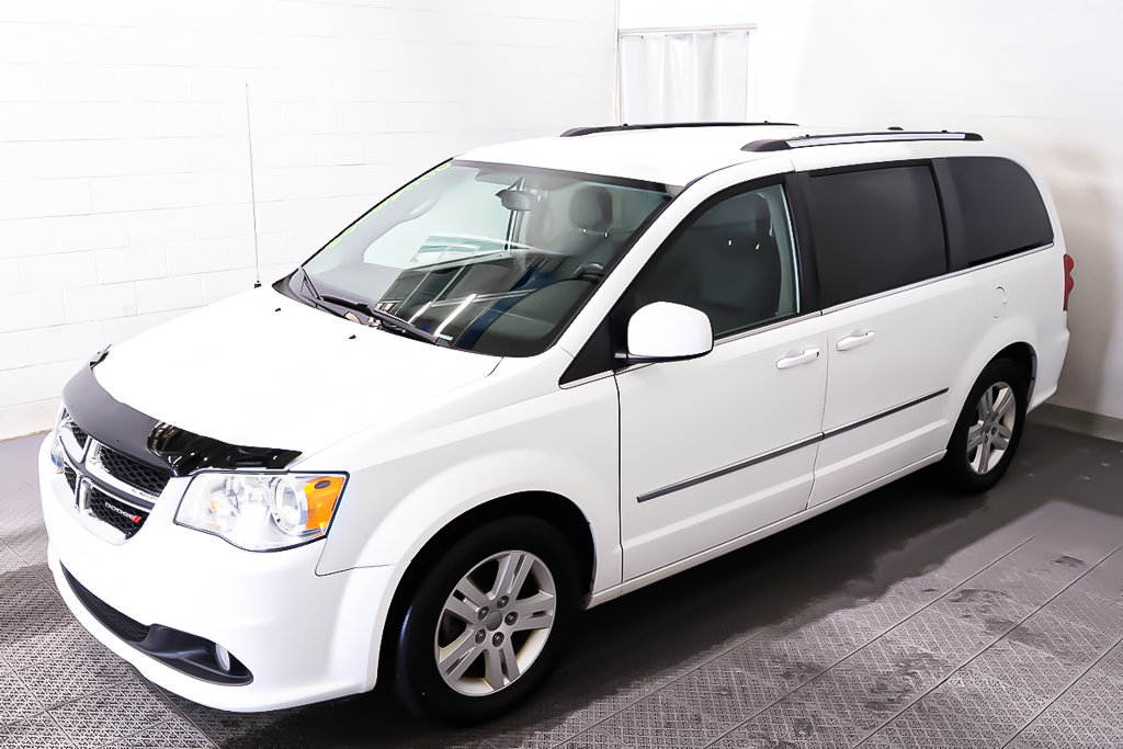 2016 Dodge Grand Caravan CREW PLUS + CUIR + 7 PASSAGERS + STOW 'N GO in Terrebonne, Quebec - 3 - w1024h768px