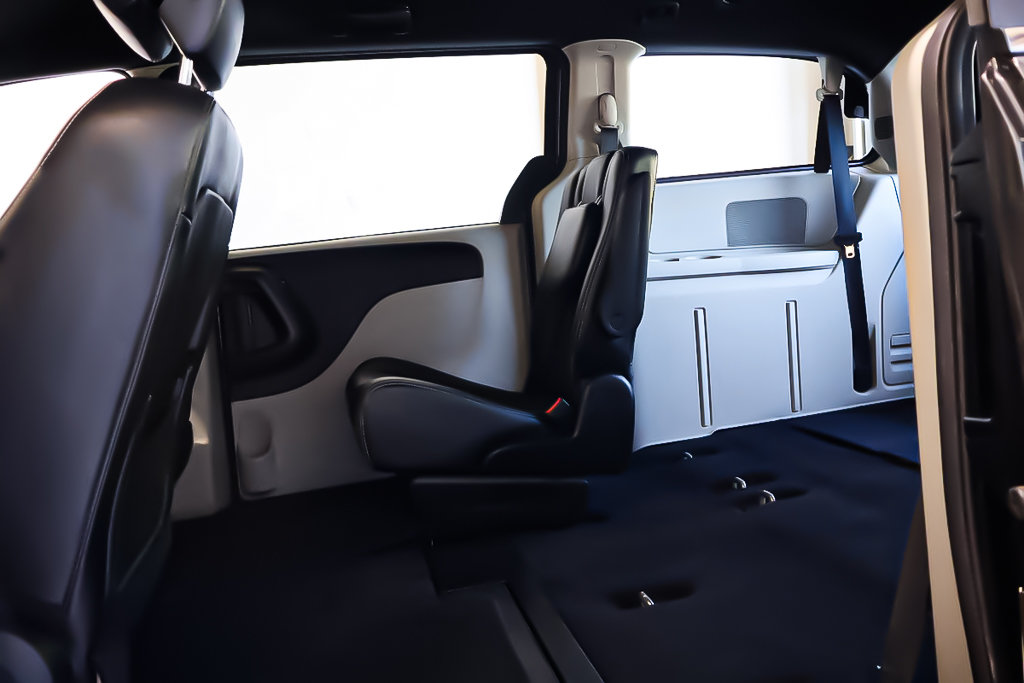 2017 Dodge Grand Caravan PREMIUM PLUS + STOW N GO in Terrebonne, Quebec - 28 - w1024h768px