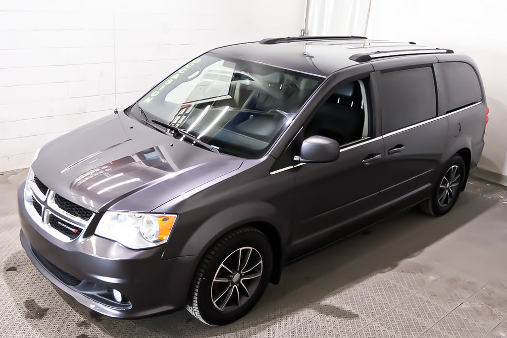 2017 Dodge Grand Caravan PREMIUM PLUS + STOW N GO in Terrebonne, Quebec - 3 - w1024h768px