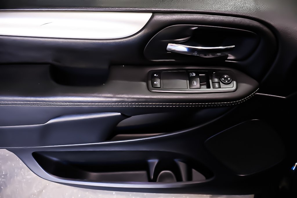 Dodge Grand Caravan SXT BLACKTOP + STOW N GO + 2019 à Terrebonne, Québec - 24 - w1024h768px