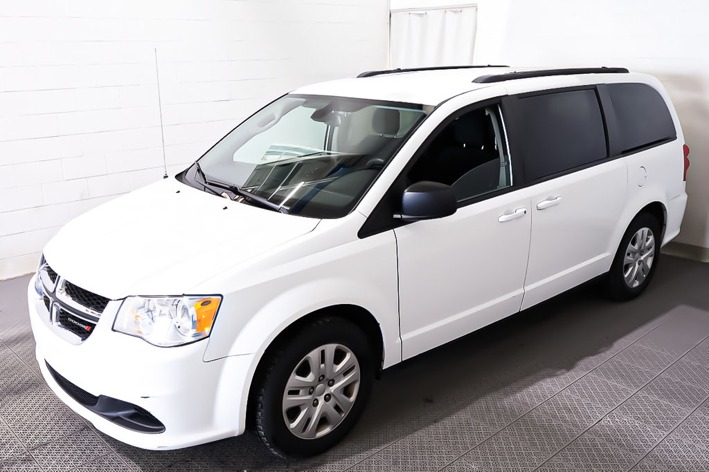 2020 Dodge Grand Caravan SXT + STOW 'N GO + 7 PASSAGERS in Terrebonne, Quebec - 3 - w1024h768px