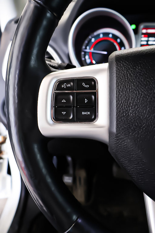 Dodge Journey GT + AWD + CUIR + TOIT OUVRANT 2017 à Terrebonne, Québec - 17 - w1024h768px