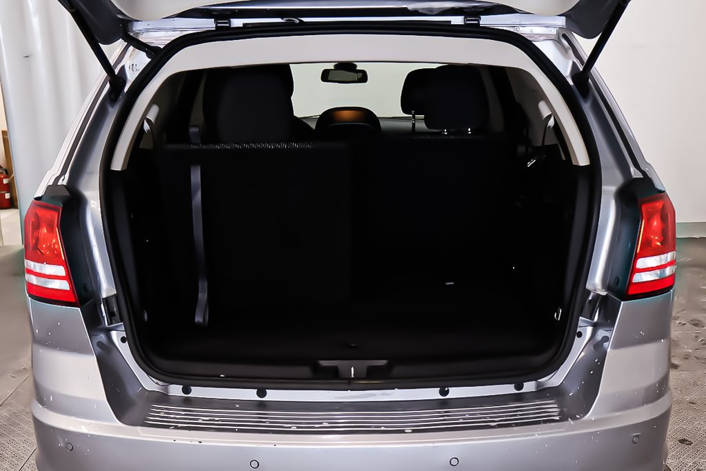 2020 Dodge Journey SE + FWD + BLACKTOP + 7 PASSAGERS in Terrebonne, Quebec - 7 - w1024h768px