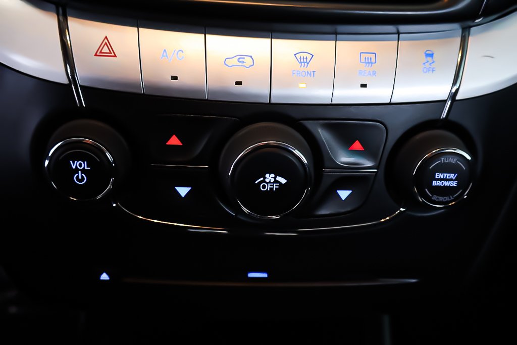 2020 Dodge Journey SE + FWD + BLACKTOP + 7 PASSAGERS in Terrebonne, Quebec - 24 - w1024h768px