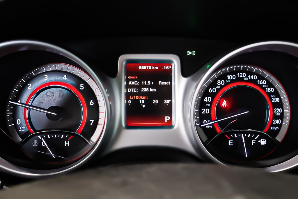 2020 Dodge Journey SE + FWD + BLACKTOP + 7 PASSAGERS in Terrebonne, Quebec - 21 - w1024h768px